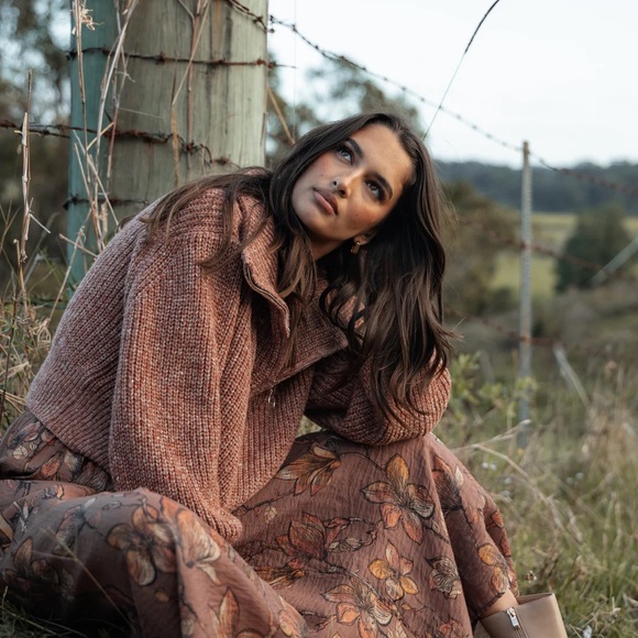 Petal & Pup HALLOW COLLAR QUARTER ZIP SWEATER - Picture 6 of 11